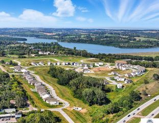 7626 N 95th Circle, Omaha, NE 68122