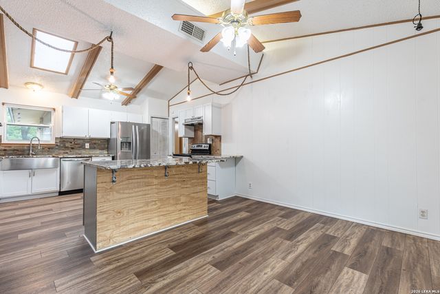 6111 WINDY FRST, San Antonio, TX 78239