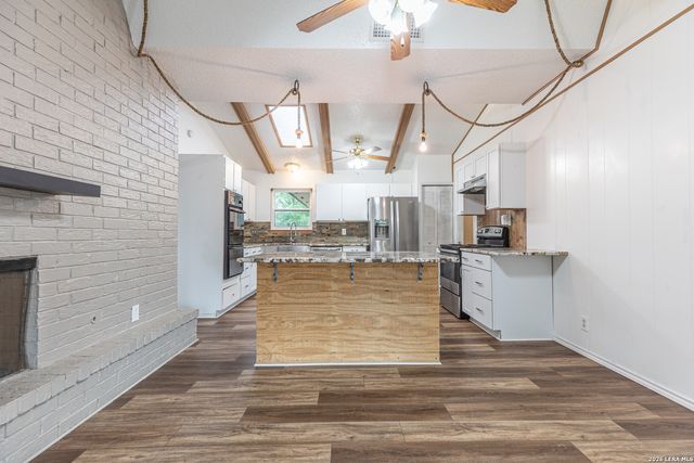 6111 WINDY FRST, San Antonio, TX 78239