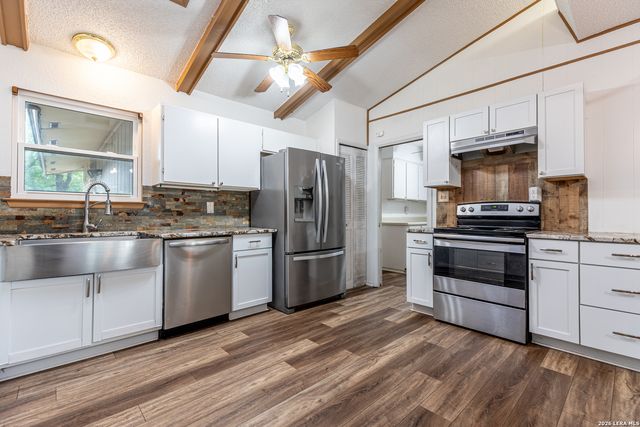 6111 WINDY FRST, San Antonio, TX 78239