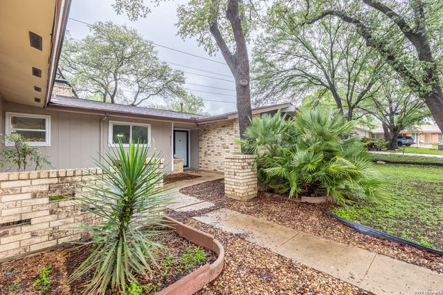 6111 WINDY FRST, San Antonio, TX 78239