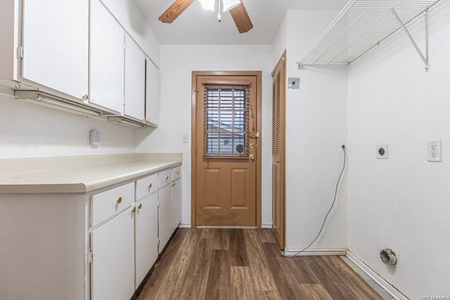 6111 WINDY FRST, San Antonio, TX 78239