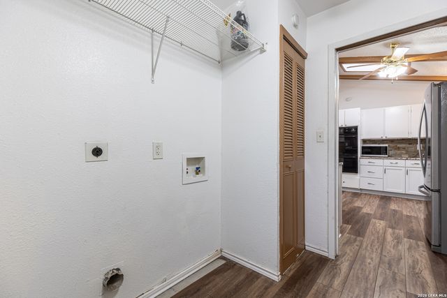 6111 WINDY FRST, San Antonio, TX 78239