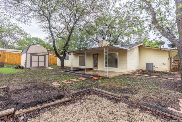 6111 WINDY FRST, San Antonio, TX 78239