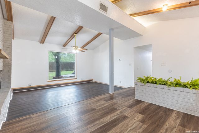 6111 WINDY FRST, San Antonio, TX 78239