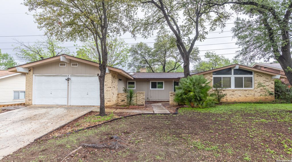 6111 WINDY FRST, San Antonio, TX 78239
