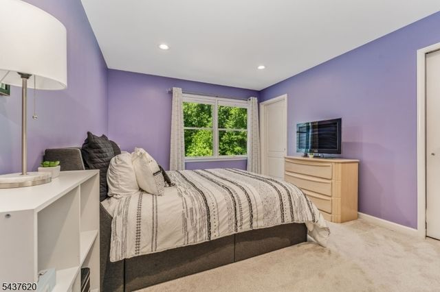 12 Wyckoff Rd, Bethlehem Twp., NJ 08827