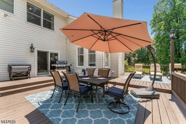12 Wyckoff Rd, Bethlehem Twp., NJ 08827