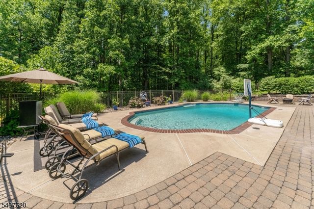 12 Wyckoff Rd, Bethlehem Twp., NJ 08827