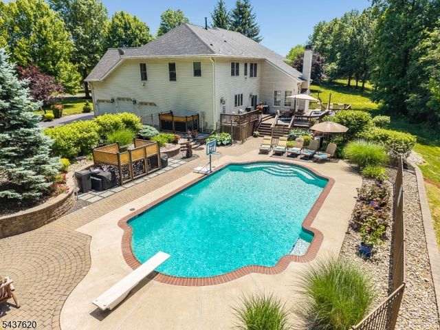 12 Wyckoff Rd, Bethlehem Twp., NJ 08827