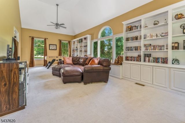 12 Wyckoff Rd, Bethlehem Twp., NJ 08827