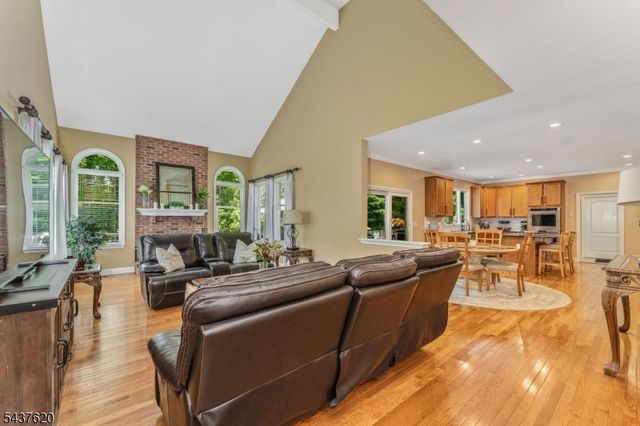 12 Wyckoff Rd, Bethlehem Twp., NJ 08827