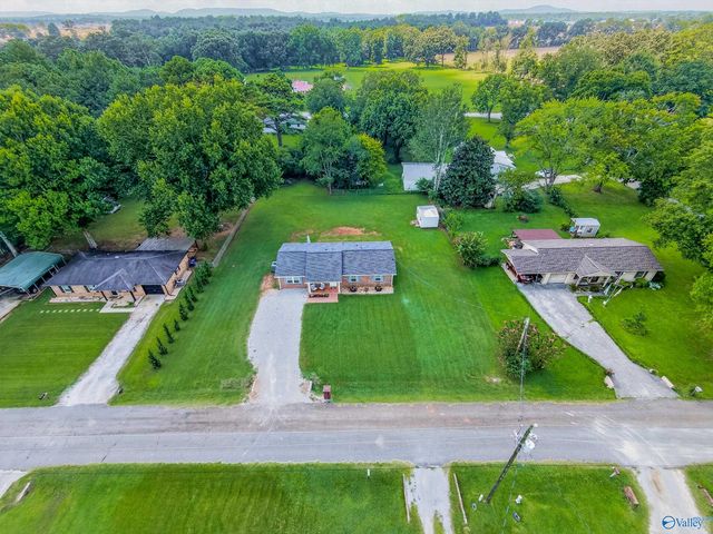 102 Cindy Drive, New Market, AL 35761