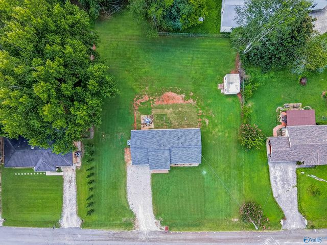 102 Cindy Drive, New Market, AL 35761
