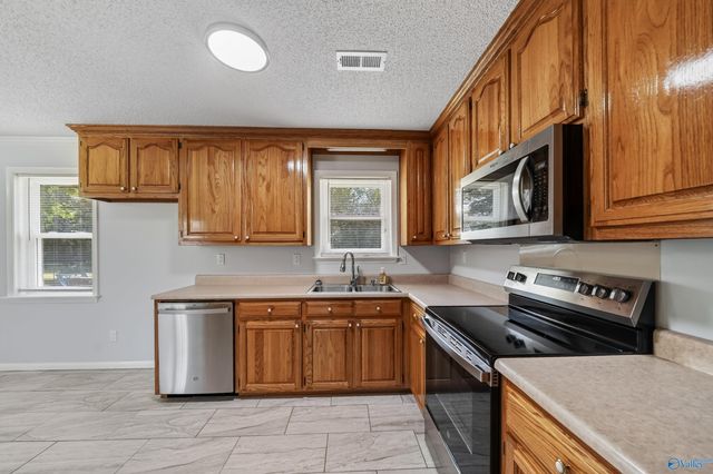 102 Cindy Drive, New Market, AL 35761