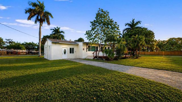 60 NE 16th St, Homestead, FL 33030