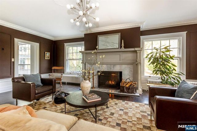 190 Ridgewood Avenue, Glen Ridge, NJ 07028