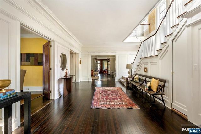 190 Ridgewood Avenue, Glen Ridge, NJ 07028