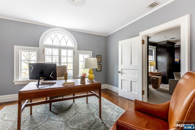 190 Ridgewood Avenue, Glen Ridge, NJ 07028