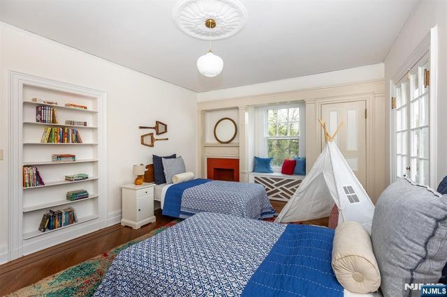 190 Ridgewood Avenue, Glen Ridge, NJ 07028
