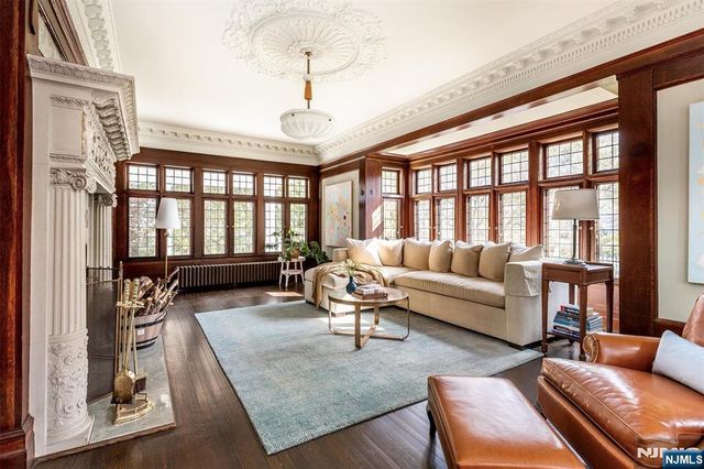 190 Ridgewood Avenue, Glen Ridge, NJ 07028