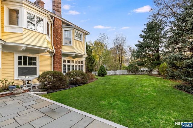 190 Ridgewood Avenue, Glen Ridge, NJ 07028