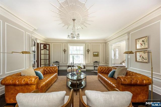 190 Ridgewood Avenue, Glen Ridge, NJ 07028
