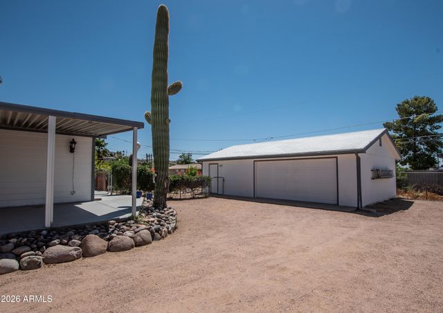374 N Buckhorn Court, Queen Valley, AZ 85118