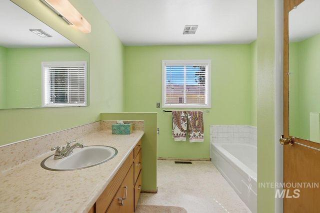 601 N Georgia Ave, Caldwell, ID 83605
