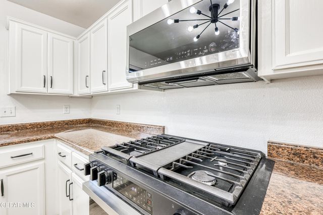 6300 MARY TARANGO Place, El Paso, TX 79932