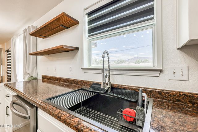 6300 MARY TARANGO Place, El Paso, TX 79932