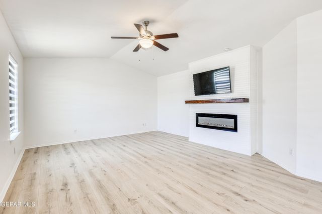 6300 MARY TARANGO Place, El Paso, TX 79932