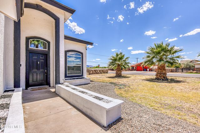 6300 MARY TARANGO Place, El Paso, TX 79932