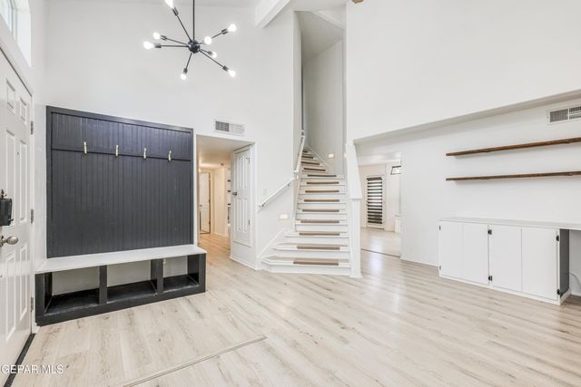 6300 MARY TARANGO Place, El Paso, TX 79932
