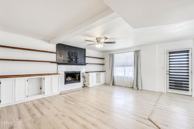 6300 MARY TARANGO Place, El Paso, TX 79932