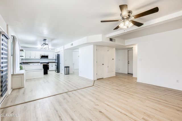 6300 MARY TARANGO Place, El Paso, TX 79932