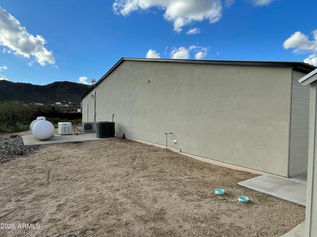 42605 N 6TH Avenue, New River, AZ 85087