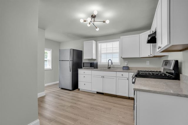 698 S Dettman Road, Jackson, MI 49203