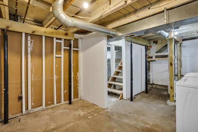 698 S Dettman Road, Jackson, MI 49203