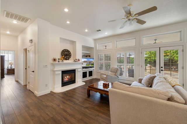 3220 Jonathan Ln, Modesto, CA 95355