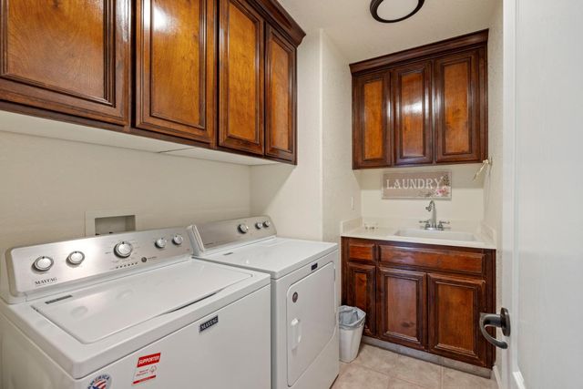 3220 Jonathan Ln, Modesto, CA 95355