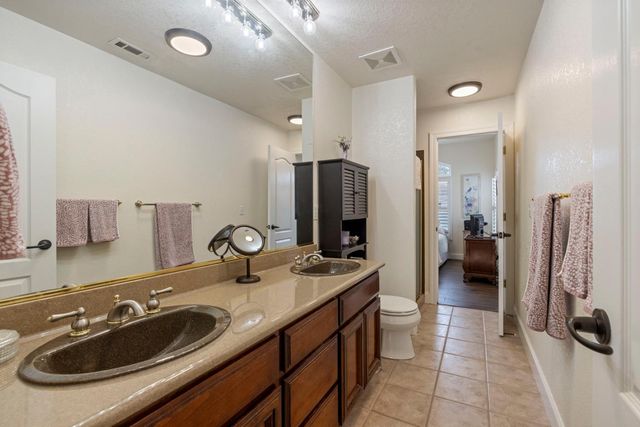 3220 Jonathan Ln, Modesto, CA 95355