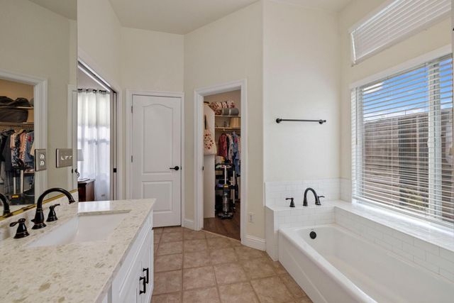 3220 Jonathan Ln, Modesto, CA 95355