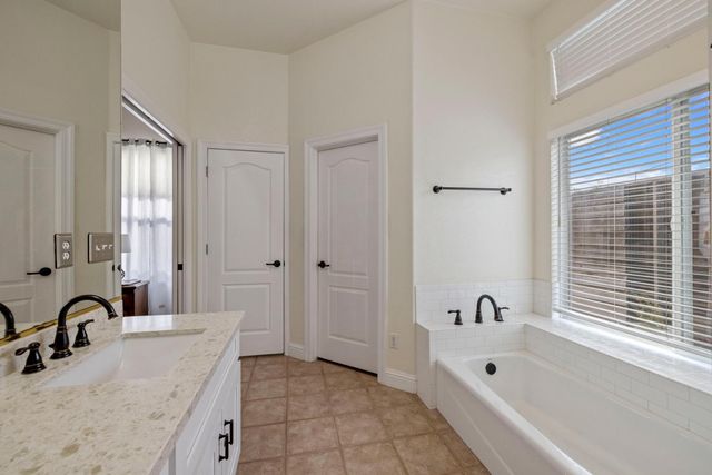 3220 Jonathan Ln, Modesto, CA 95355