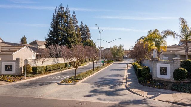 3220 Jonathan Ln, Modesto, CA 95355