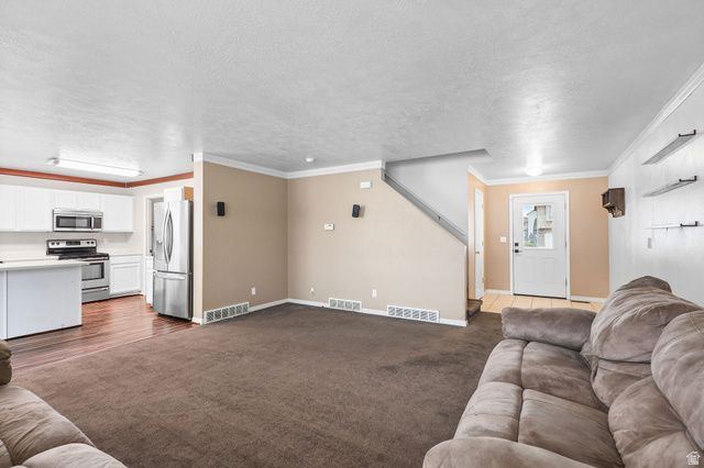 2188 W 2220 N, Clinton, UT 84015