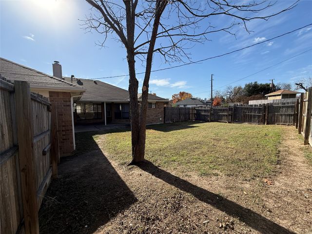 5047 Hollow Ridge Road, Dallas, TX 75227