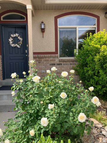 5119 PINE LAUREL LN, West Jordan, UT 84081