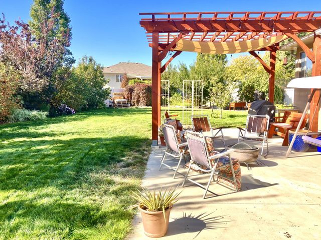 5119 PINE LAUREL LN, West Jordan, UT 84081