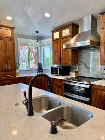 5119 PINE LAUREL LN, West Jordan, UT 84081